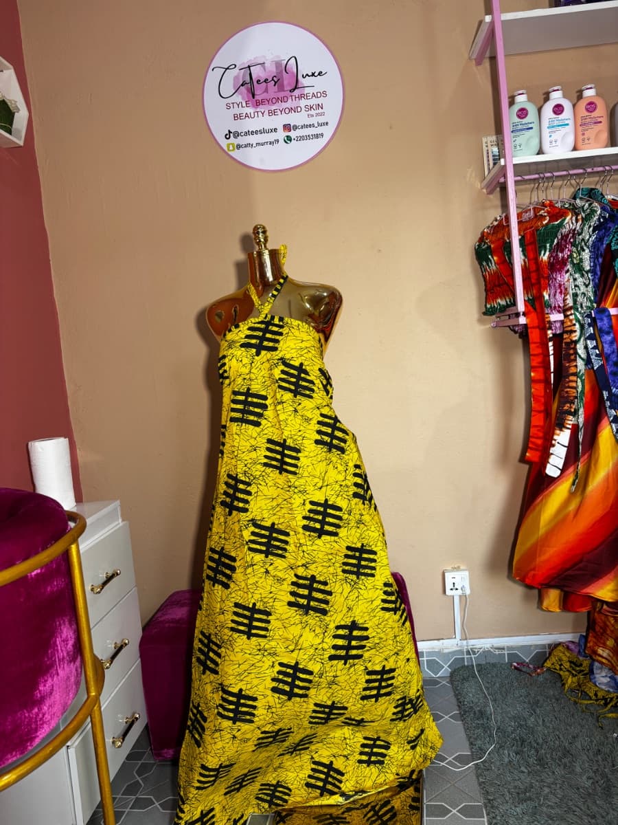 Backless dress